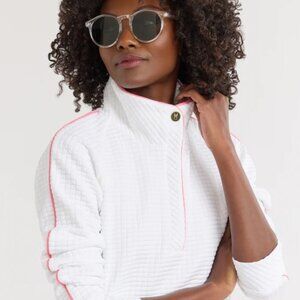 Dudley Stephens White Waffle Pullover. Includes Dudley Stephen’s tote 🍍